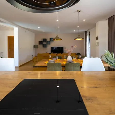 J&p Villa