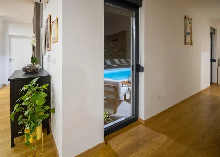 J&p Villa *